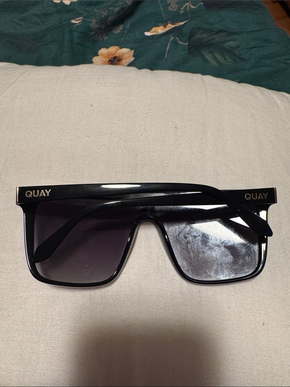Quay Australia Nightfall Sunglasses in Black with Dark Gradient Lenses - Picture 4 of 4